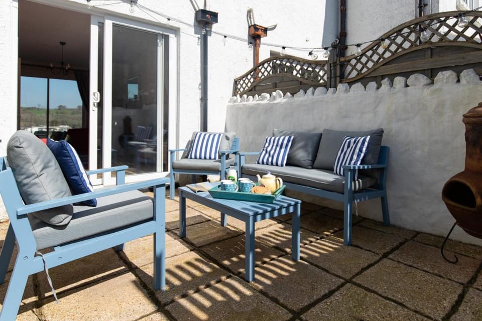 White Sails - Beach and Harbour Views Vacation rental in Saundersfoot