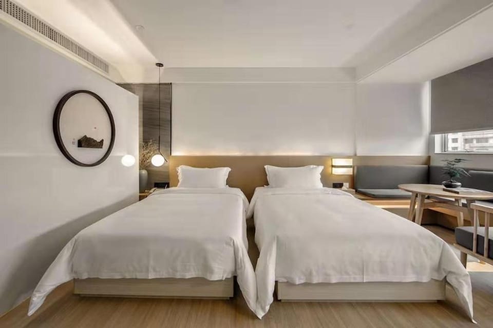 Fengya Song Large Bed Room Vacation rental in Guangzhou