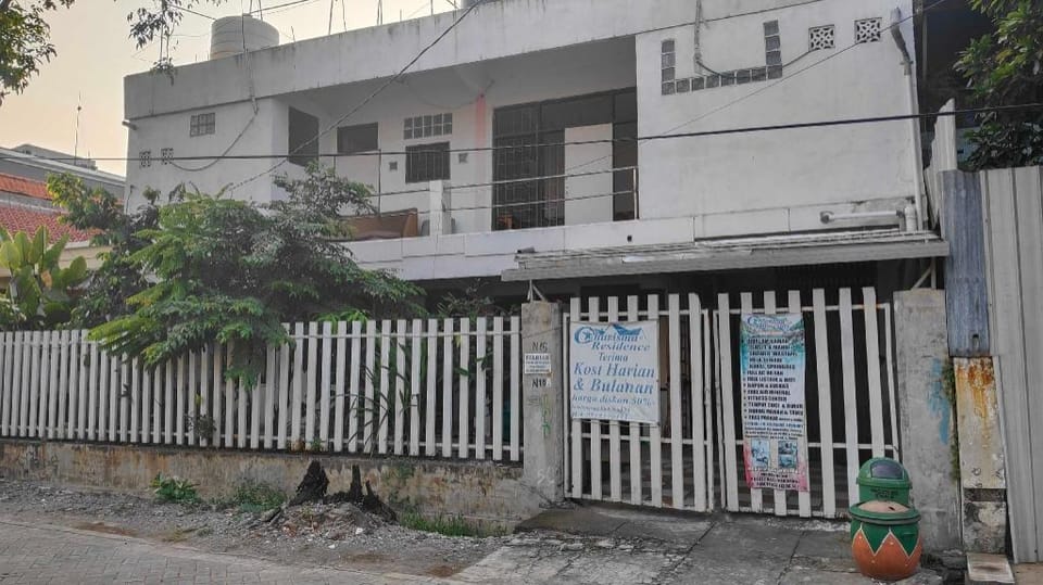 Rungkut Houses Vacation rental in Surabaya