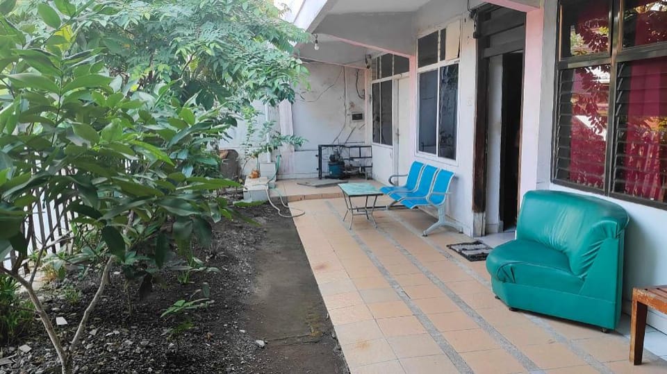 Rungkut Houses Vacation rental in Surabaya