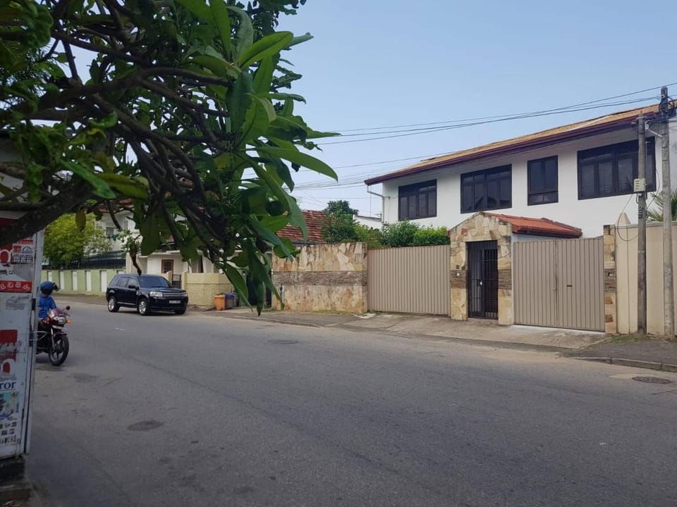 MyHaven @ Havelock Town,.. Main City, Own Pvt Entrance/Parking/Apt Just for You! Apartment in Colombo