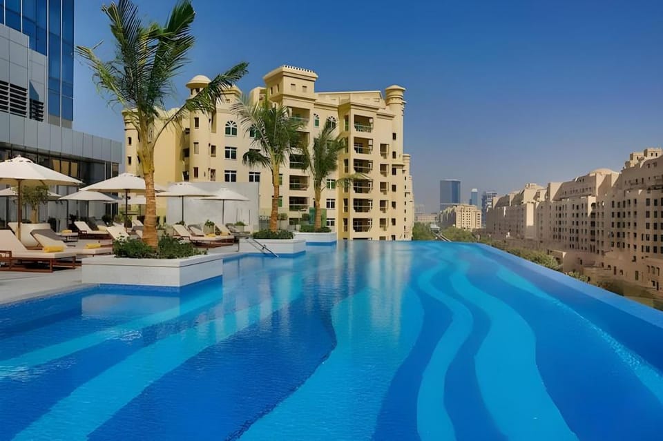 Luxury Apt at Palm Apartment in Dubai