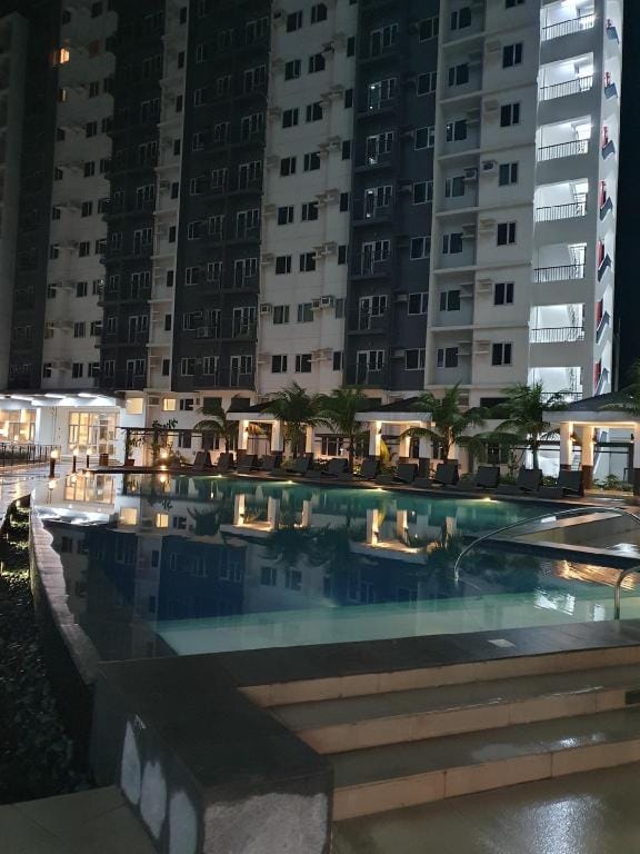 SMDC Vine Residences 2BR Condo WIFI+NETFLIX Apartment in Quezon City