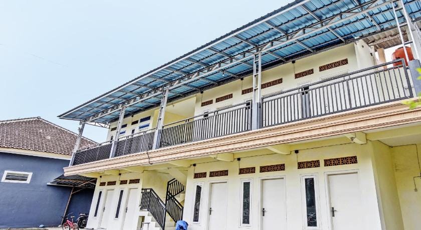 Hotel O Tanjung Indah Homestay Syariah Hotel in East Java