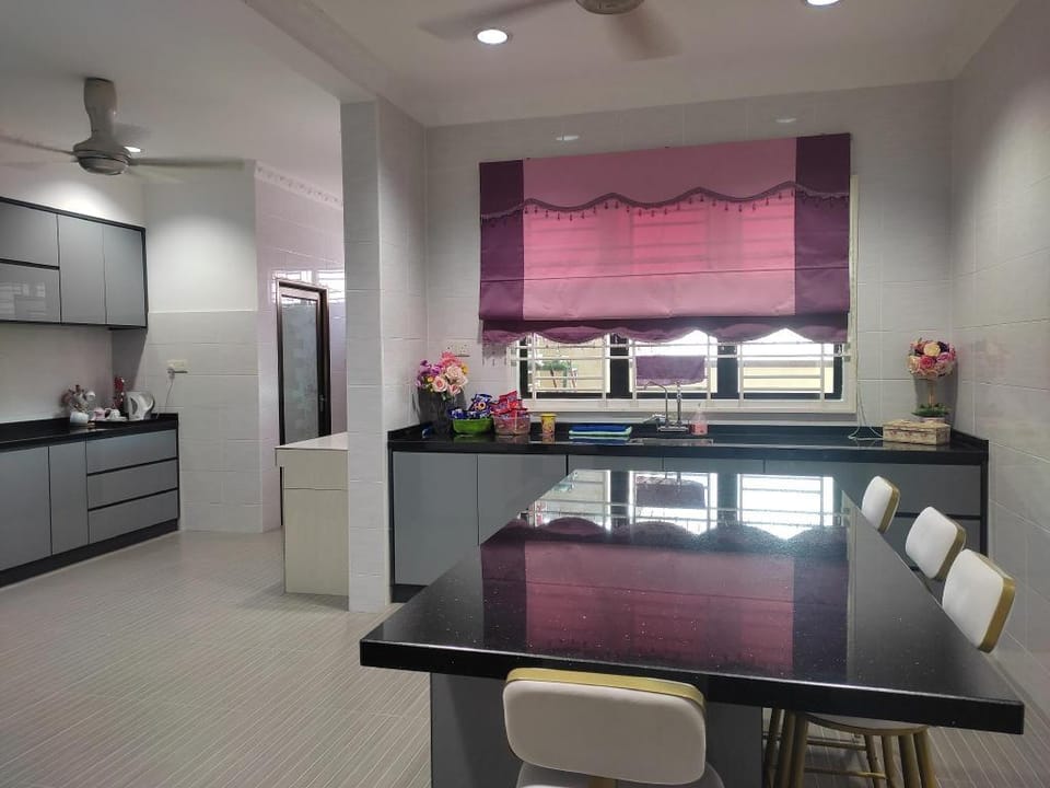 Kasih Aurora : 4-6 rooms (bilik semua aircond) Vacation rental in Malacca