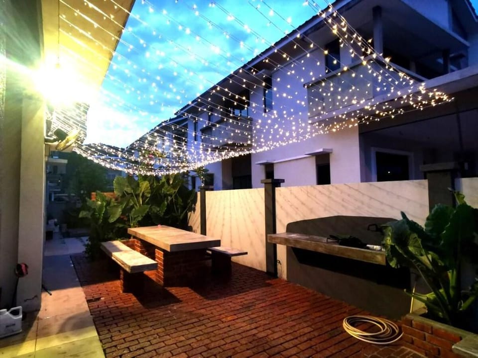 Home with Projector, splash pool,Karaoka and BBQ  Vacation rental in Ipoh