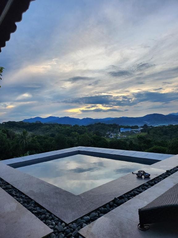 Skypad at the Observatory - A mountain retreat Vacation rental in Antipolo