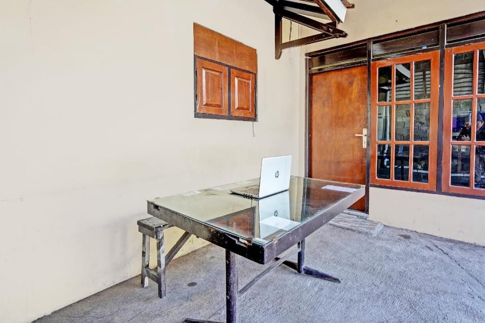 Hotel O Ana Homestay Hotel in East Java