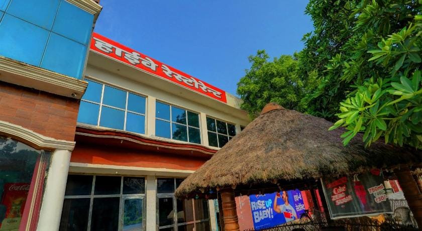 HOTEL O SK GRAND Hotel in Uttar Pradesh
