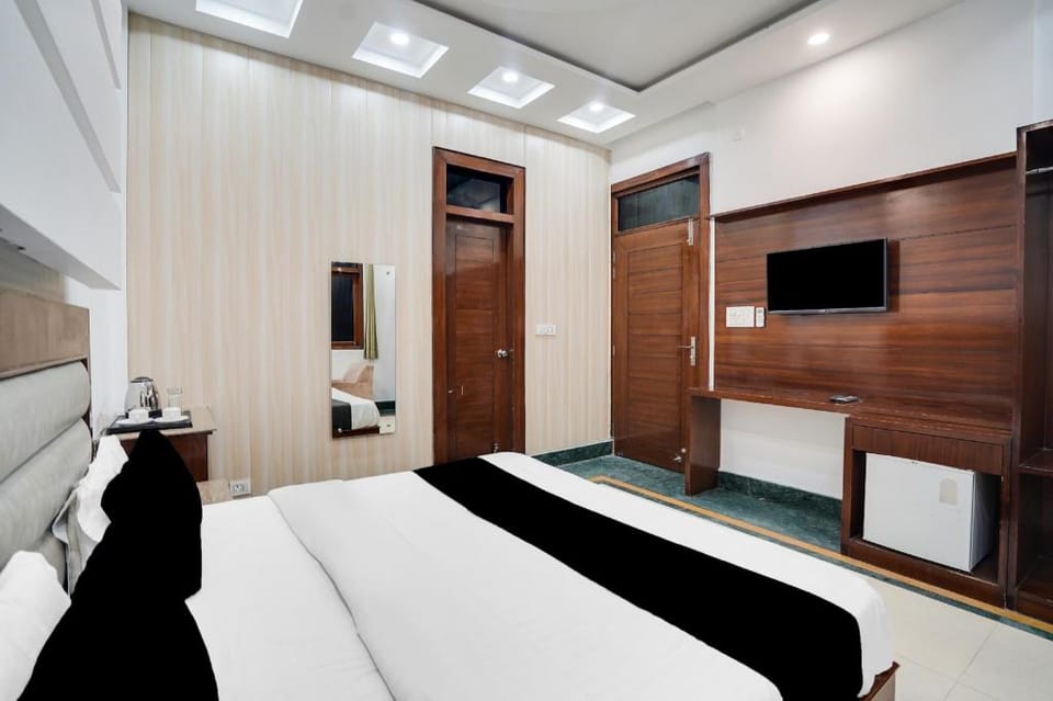 Super Townhouse Selaqui Chakrata Road Hotel in Uttarakhand