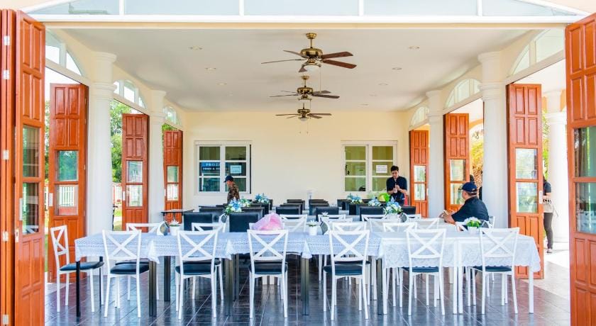 Paeporpiang (เพพอเพียง) Hotel in Phe