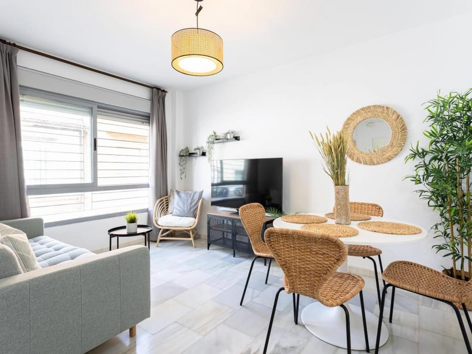 Olletas Patio Apartment in Malaga