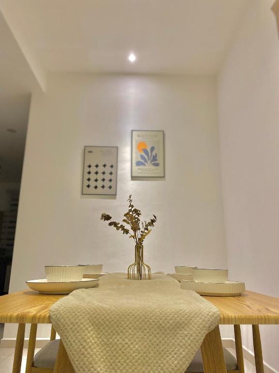 HeyMuji@6-10pax~Projector/Netflix/Darts (Kluang) Vacation rental in Johor