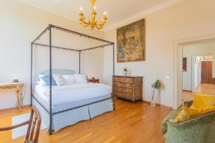 Luxury Apartments in Villa Cardinal Ciceri Apartment in Como