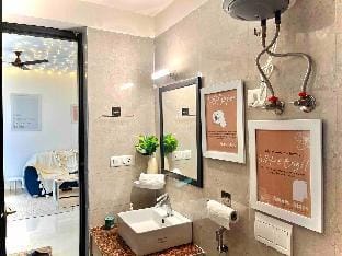 Amore’ Stays - The one with starry nights.    1BHK Apartment in Noida