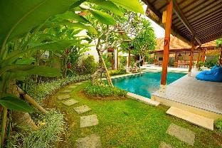 Caraka 3 BR Private Villa DH32 Villa in North Kuta