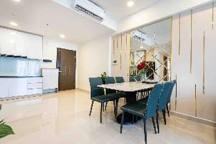 Next to Bui Vien/luxurious 3br apartment-the Soho Apartment in Ho Chi Minh City