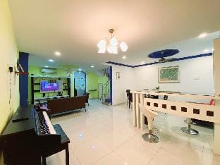(TN)Modern Stylish 2 Storey Corner House  @Alma BM Vacation rental in Penang