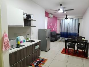 Lovely modern condo (5) with pool view @ Bangi Vacation rental in Negeri Sembilan, Malaysia