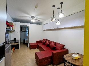 Premium? 1BR & 50" TV+Netflx+Cuking+Pool ₱ay Extr Vacation rental in Quezon City