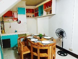 HC Shower, Bidet toilet, 65" TV Netflix 100MB WiFi Apartment in Baguio