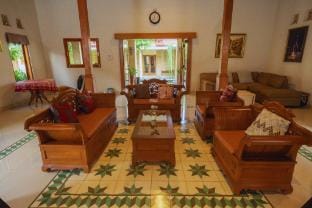 Villa pribadi dekat Prambanan-Griya Bayan Kraguman Villa in Indonesia
