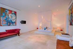 Entire 3 BR Private Pool Villa AN84B Villa in North Kuta