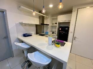 KK SUTERA AVENUE WT POOL OPP IMAGO 2BR 6pax 【BR】 Apartment in Kota Kinabalu