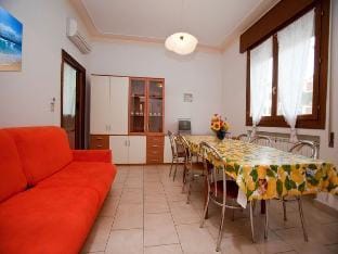 Beautiful sea view apartment for 12 people by Beahost Rentals Apartment in Rosolina Mare