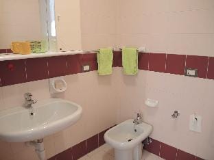 One-Bedroom flat in residence with swimming pool close to Bibione Thermae Apartment in Bibione