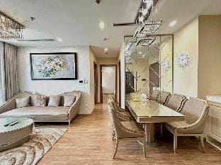 Căn hộ Vinhome Skylake Phạm Hùng Apartment in Laos