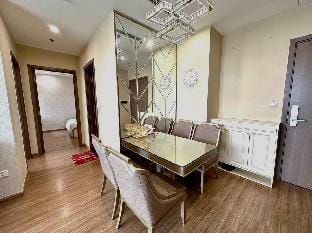 Căn hộ Vinhome Skylake Phạm Hùng Apartment in Laos
