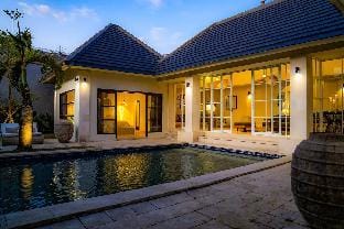 Villa Kota 2BR Deluxe Private Pool Villa Seminyak Villa in North Kuta