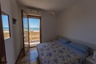 Three-Room Apartment For 6 Guests Ideal For Holidays - By Beahost Rentals Apartment in Bibione