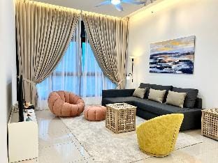 Paradigm Residence, SummerHome by Guesthouse-6pax Vacation rental in Johor Bahru