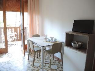 Apartment with terrace for 4 people near the beach - By Beahost. Rentals Apartment in Friuli-Venezia Giulia
