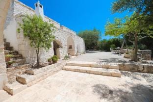 Trullo Agapanthus Apartment in Province of Taranto
