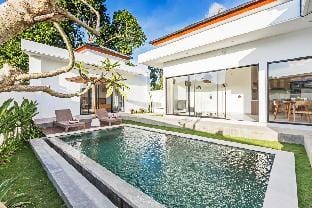 Celestial Enchanting 2BR with Aircon Living Canggu Villa in North Kuta