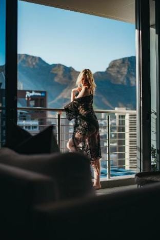Unique studio with stunning Table Mountain views Apartment in Cape Town