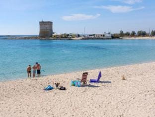 Villa With Climate, Wi-Fi and Private Parking Vacation rental in Apulia