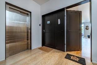 Nomad's Lux - 1BDR Almada Cool Apartment in Porto