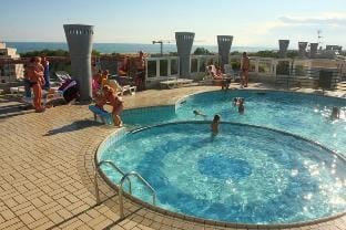 One-Bedroom Apartment in residence with swimming pool - By Beahost Rentals Apartment in Bibione