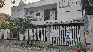 Charis Homestay ( Single Room AC)  Vacation rental in Surabaya