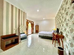 Satran Villa @ Kuta Bali (3 BR with Sharing Pool) Villa in Kuta