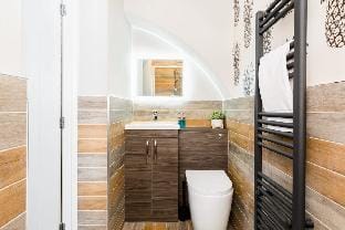 Shirt Factory Apartments - Large Studio (2nd flr) Apartment in Warrington