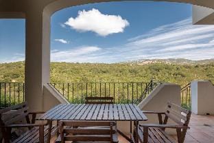 Elegant Residence Ea Bianca 2 Bedroom sleeps 6 ( + extra bed available) Apartment in Sardinia