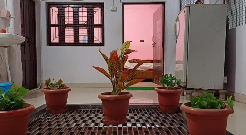 Maa Tara AC Home Stay Vacation rental in Varanasi