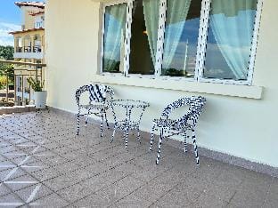 Desaru Beach Family Suite VIP 5GWifi NetFlix D0308 Vacation rental in Johor