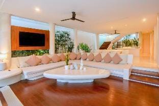 Entire 5 BR Private Pool Villa in Beach Area #Q22 Villa in North Kuta