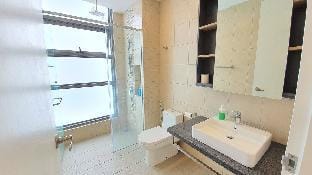 Family Room 2R2B KLCC View 500mMRT Bukit Bintang Apartment in Federal Territory of Kuala Lumpur